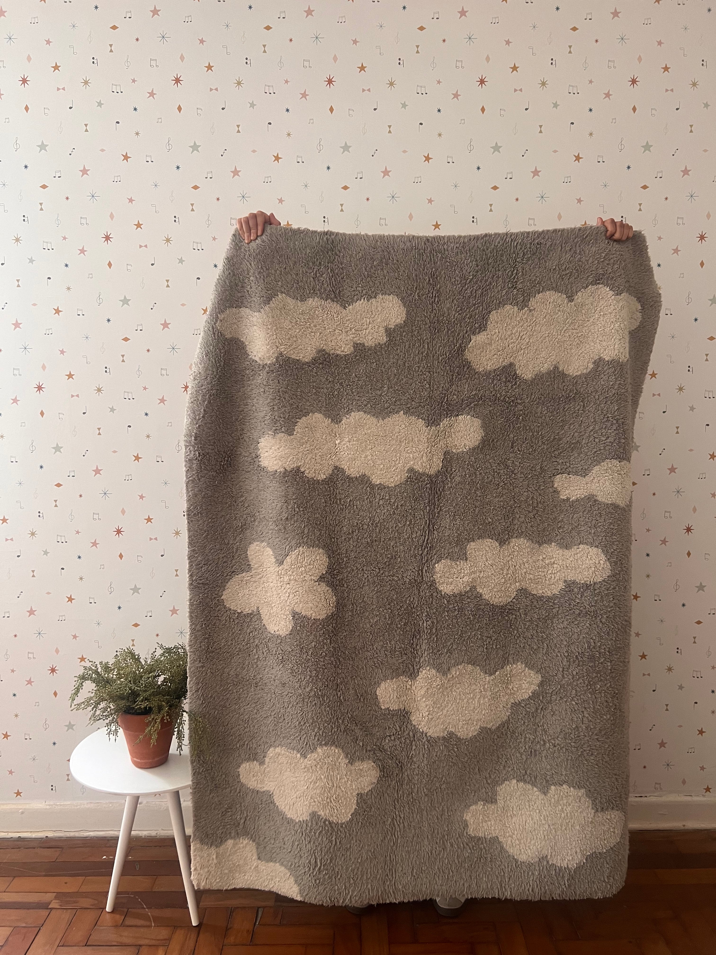 Tapete Lavável Nuvem Cinza 120 x 160 cm Circula Momy