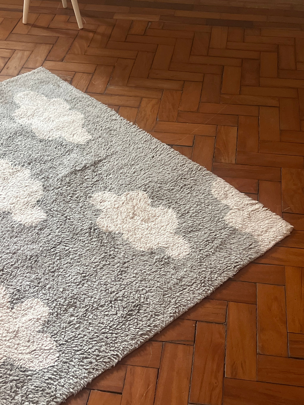 Tapete Lavável Nuvem Cinza 120 x 160 cm Circula Momy