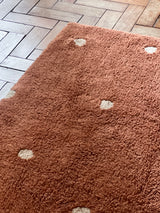 Tapete lavável Mini Dot  Castanha 100 x 150 cm Circula Momy