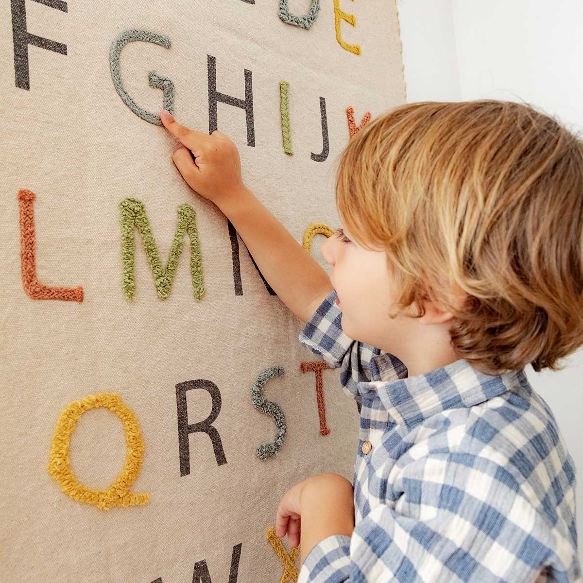 Enfeite de parede ABC Colorido 70 x 100 cm