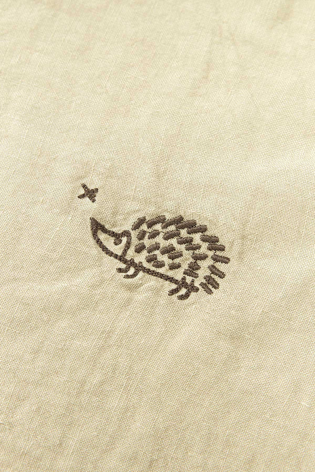 Manta de inverno bordada em linho francês Green tea 70 x 100 x 3 cm