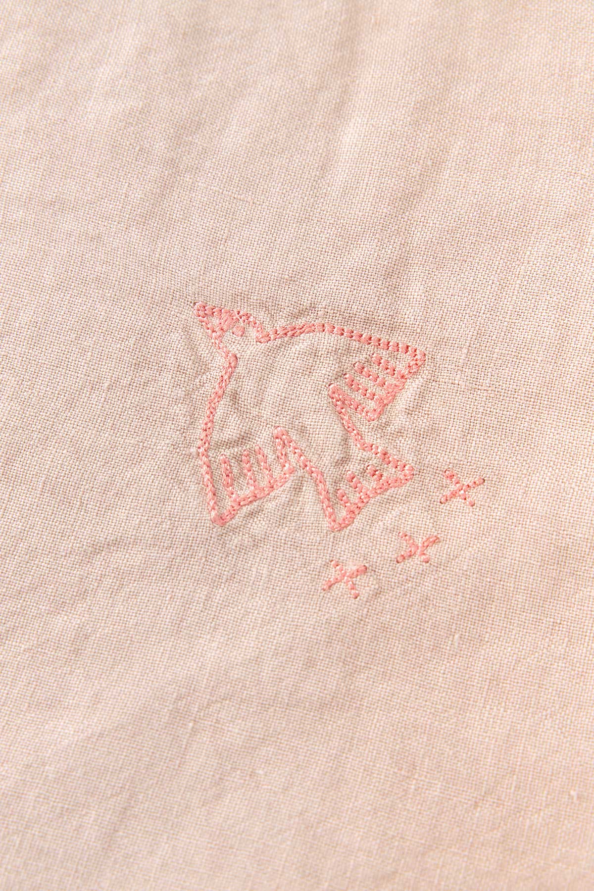 Manta de inverno bordada em linho francês Mauve pink 70 x 100 x 3 cm