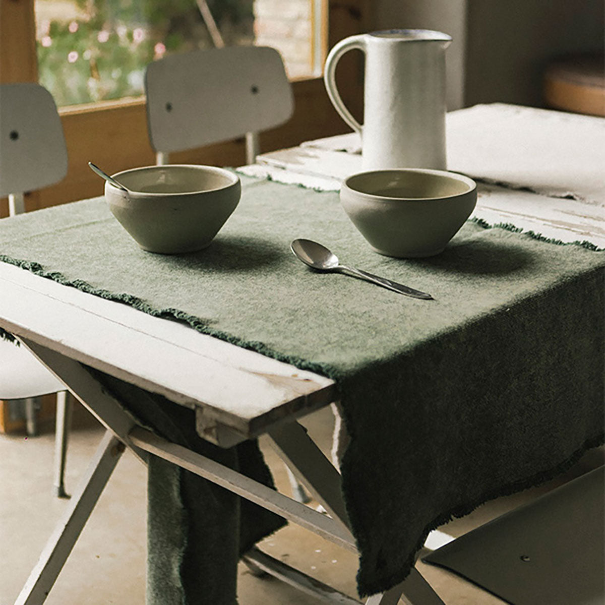 Caminho de mesa Lorena Canals Stonewashed – Duck green - Verde pato 50 x 160 cm