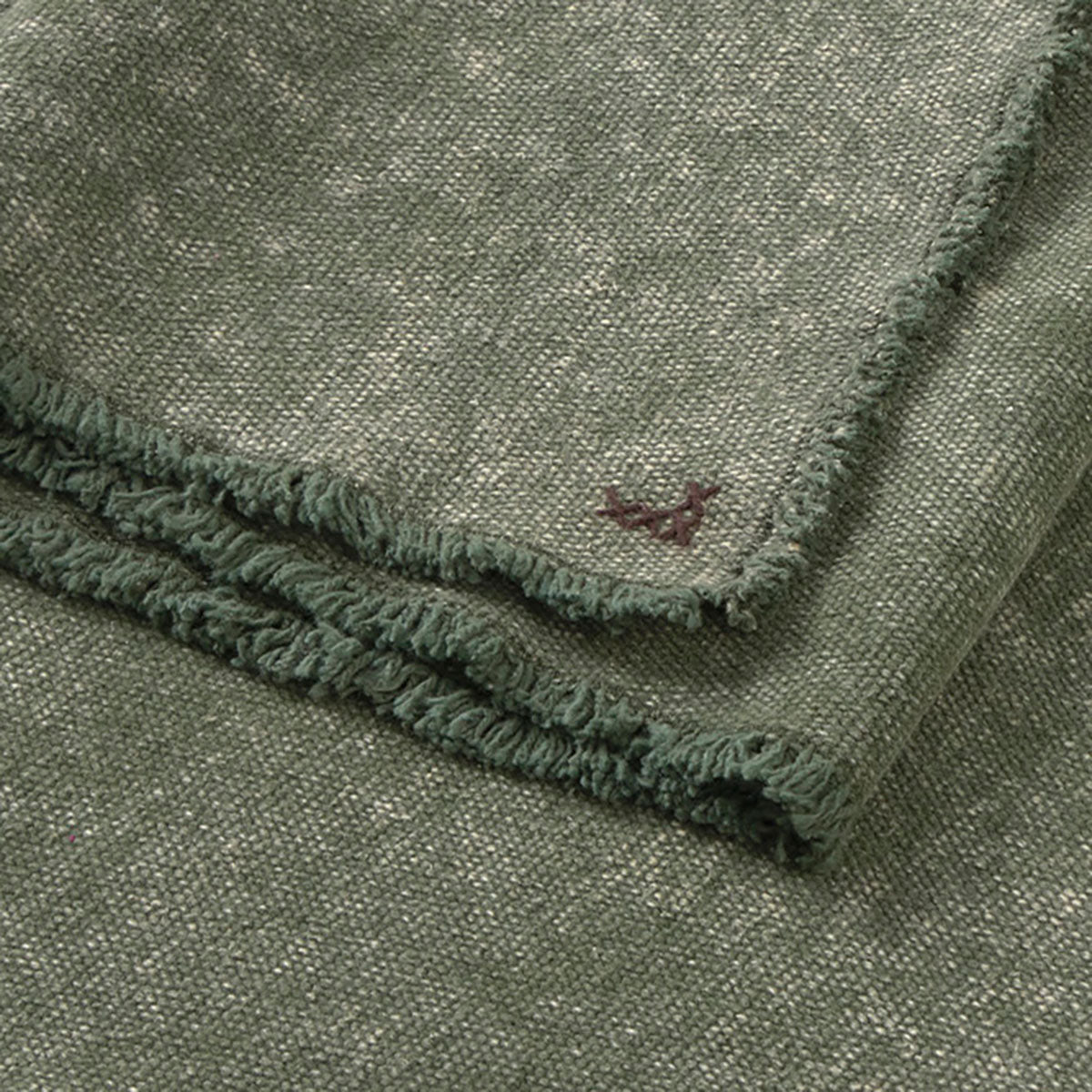 Caminho de mesa Lorena Canals Stonewashed – Duck green - Verde pato 50 x 160 cm
