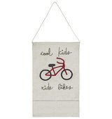 Enfeite de parede Cool Kids Ride Bikes 45 x 70 cm