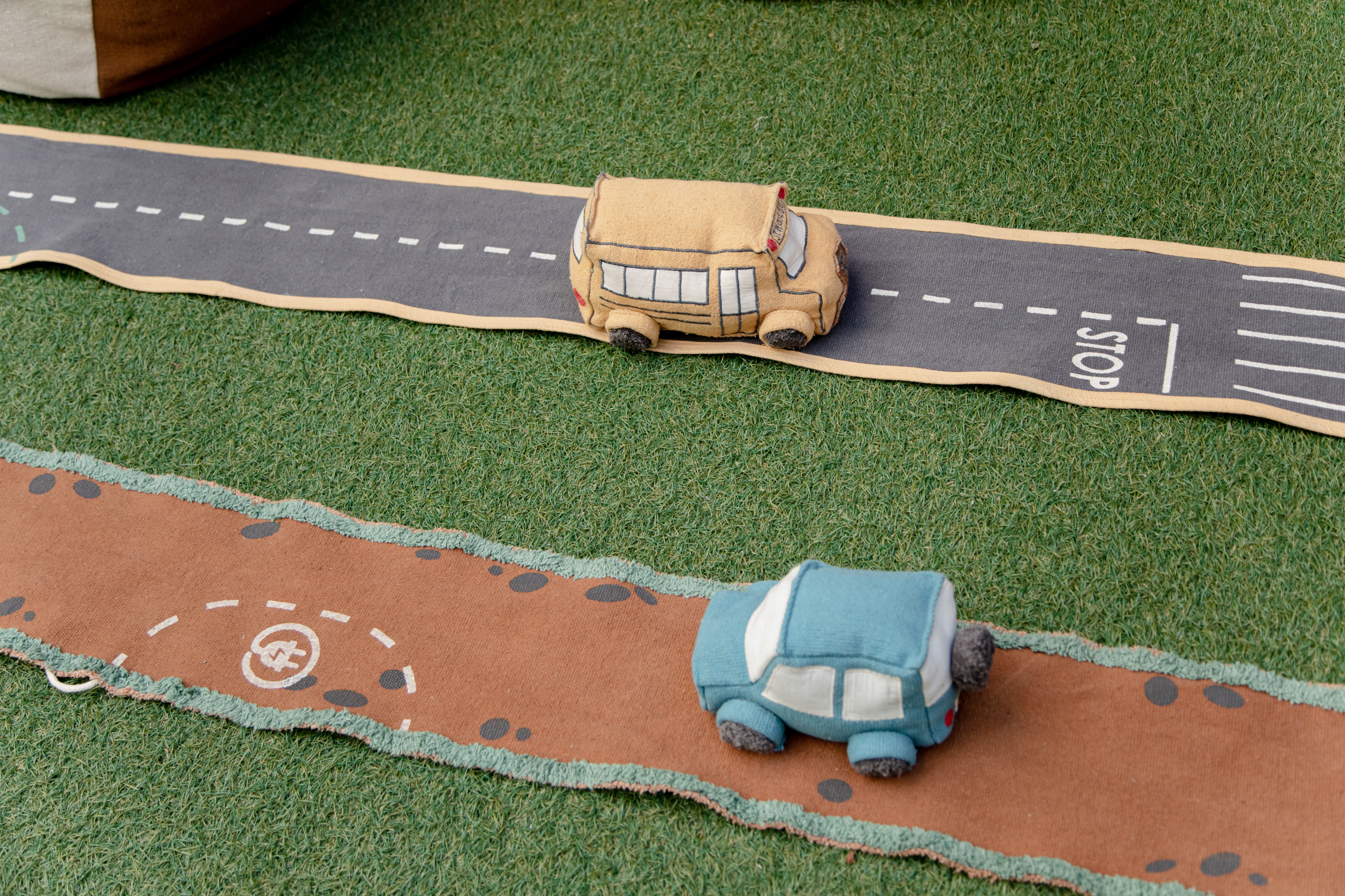 Almofada Ride & Roll School Bus 10 x 24 x 16 cm faixa 20 x 400 cm